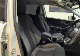 Подержанный автомобиль Subaru Levorg 2021 года (16 фото)