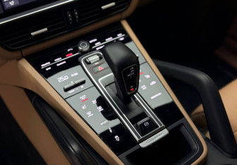 Подержанный автомобиль Porsche Cayenne 2019 года (16 фото)