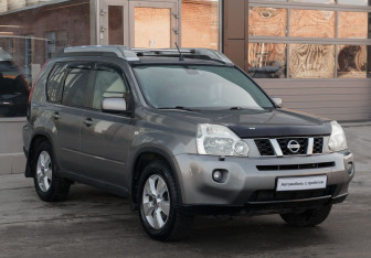 Подержанный автомобиль Nissan X-Trail 2008 года (3 фото)