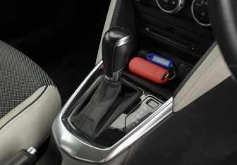 Подержанный автомобиль Mazda Demio 2016 года (15 фото)