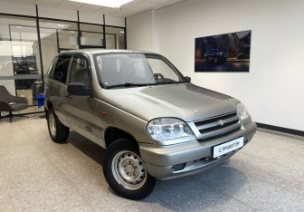 Подержанный автомобиль Chevrolet Niva 2007 года (4 фото)