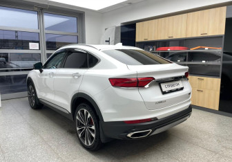 Подержанный автомобиль Geely Tugella 2021 года (6 фото)