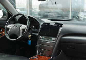 Подержанный автомобиль Toyota Camry Sedan 2007 года (10 фото)