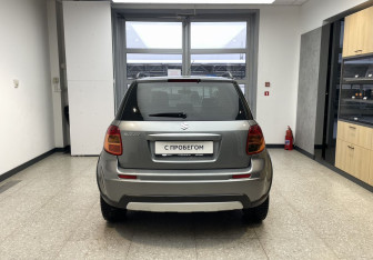 Подержанный автомобиль Suzuki SX4 Hatchback 2012 года (5 фото)