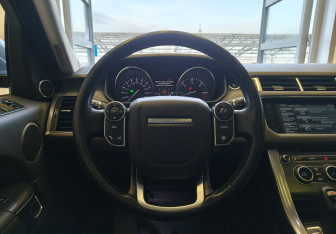 Подержанный автомобиль Land Rover Range Rover Sport 2015 года (9 фото)