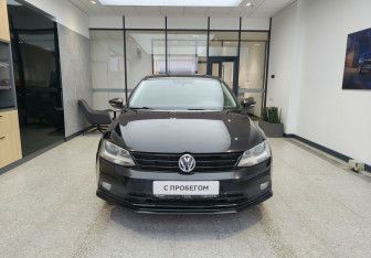 Подержанный автомобиль Volkswagen Jetta Sedan 2016 года (2 фото)