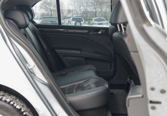 Подержанный автомобиль Skoda Superb Wagon 2012 года (22 фото)