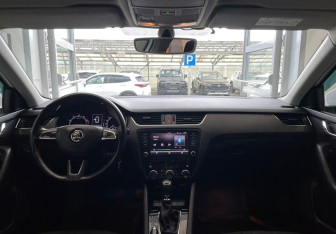 Подержанный автомобиль Skoda Octavia Liftback 2018 года (12 фото)