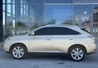 Подержанный автомобиль Lexus RX 2009 года (8 фото)
