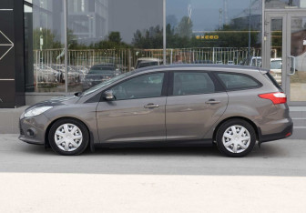 Подержанный автомобиль Ford Focus Wagon 2012 года (8 фото)