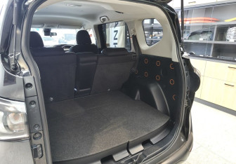 Подержанный автомобиль Toyota Sienta 2021 года (14 фото)