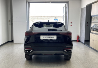 Подержанный автомобиль Omoda C5 2023 года (5 фото)