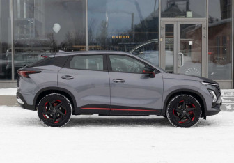 Подержанный автомобиль Omoda C5 2023 года (4 фото)