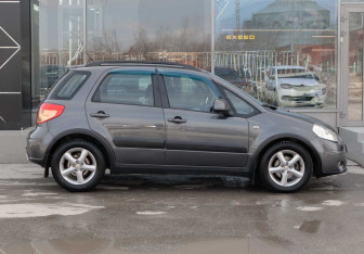 Подержанный автомобиль Suzuki SX4 Hatchback 2010 года (4 фото)