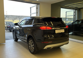 Подержанный автомобиль Geely Atlas Pro 2024 года (6 фото)