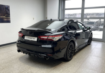 Подержанный автомобиль Toyota Camry Sedan 2019 года (4 фото)