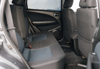 Подержанный автомобиль Mitsubishi Outlander 2007 года (16 фото)