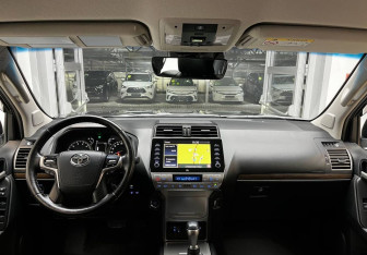 Подержанный автомобиль Toyota Land Cruiser Prado 2022 года (12 фото)