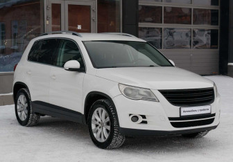 Подержанный автомобиль Volkswagen Tiguan 2010 года (3 фото)