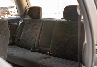Подержанный автомобиль Toyota Estima 2005 года (17 фото)