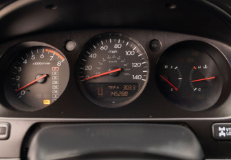 Подержанный автомобиль Acura MDX 2001 года (12 фото)