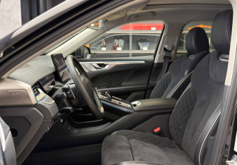 Подержанный автомобиль Wey Coffee 01 2023 года (15 фото)