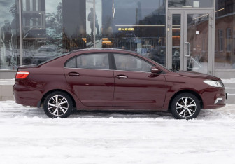 Подержанный автомобиль Lifan Solano 2017 года (4 фото)