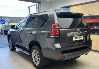 Подержанный автомобиль Toyota Land Cruiser Prado 2019 года (6 фото)