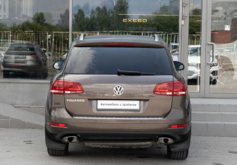Подержанный автомобиль Volkswagen Touareg 2013 года (6 фото)