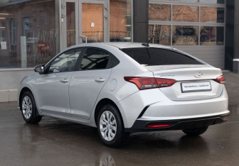 Подержанный автомобиль Hyundai Solaris Sedan 2020 года (7 фото)