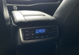 Подержанный автомобиль Toyota Highlander 2014 года (16 фото)