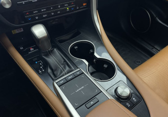 Подержанный автомобиль Lexus RX 2019 года (13 фото)