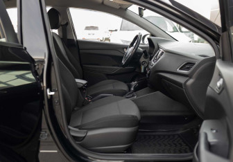 Подержанный автомобиль Hyundai Solaris Sedan 2017 года (19 фото)