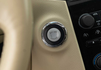 Подержанный автомобиль Infiniti FX 2012 года (16 фото)