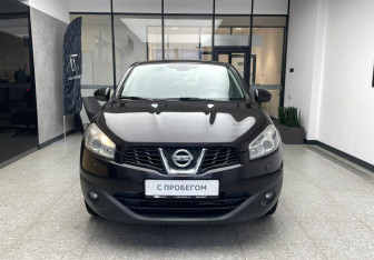 Подержанный автомобиль Nissan Qashqai 2012 года (2 фото)