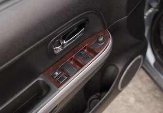 Подержанный автомобиль Suzuki Grand Vitara 2007 года (16 фото)