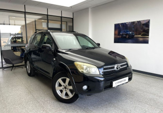 Подержанный автомобиль Toyota RAV4 2008 года (4 фото)