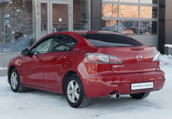 Подержанный автомобиль Mazda 3 Sedan 2012 года (7 фото)