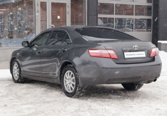 Подержанный автомобиль Toyota Camry Sedan 2008 года (7 фото)