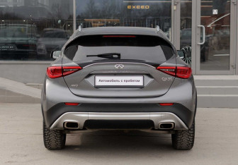 Подержанный автомобиль Infiniti QX30 2018 года (6 фото)
