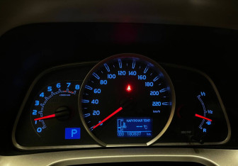 Подержанный автомобиль Toyota RAV4 2015 года (11 фото)