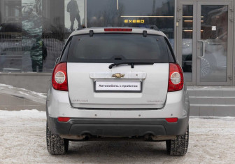 Подержанный автомобиль Chevrolet Captiva 2008 года (6 фото)
