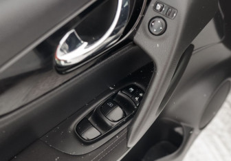 Подержанный автомобиль Nissan Qashqai 2017 года (15 фото)