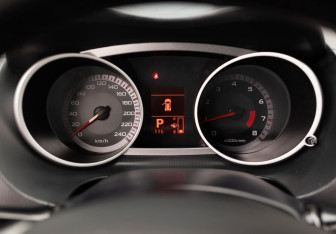 Подержанный автомобиль Mitsubishi Outlander 2008 года (13 фото)