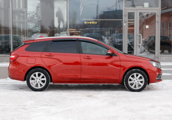 Подержанный автомобиль LADA (ВАЗ) Vesta Wagon 2021 года (4 фото)