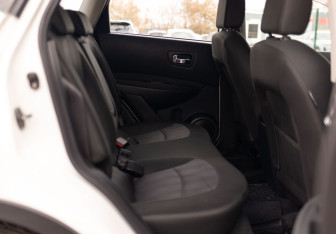 Подержанный автомобиль Nissan Qashqai 2012 года (20 фото)