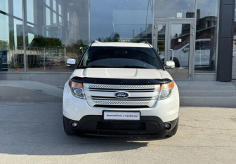Подержанный автомобиль Ford Explorer 2012 года (22 фото)