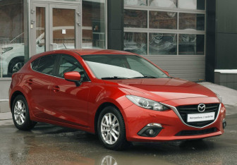 Подержанный автомобиль Mazda 3 Hatchback 2014 года (3 фото)
