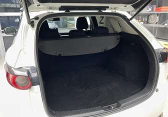 Подержанный автомобиль Mazda CX-5 2017 года (7 фото)