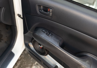 Подержанный автомобиль Toyota Probox 2008 года (15 фото)